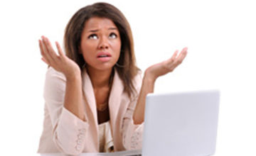 How to Find Clients Online_Women at laptop How to Find Clients Online